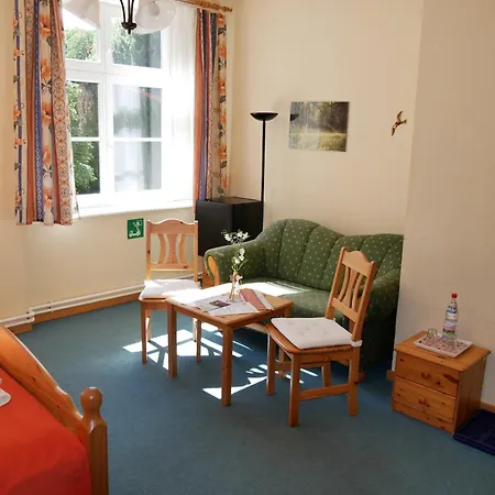 Schloss Goldacker - Schloss Der Gesundheit Guest house Weberstedt